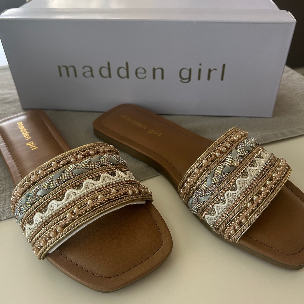 Madden Girl Tan Embellished Slide Sandals NIB 6.5